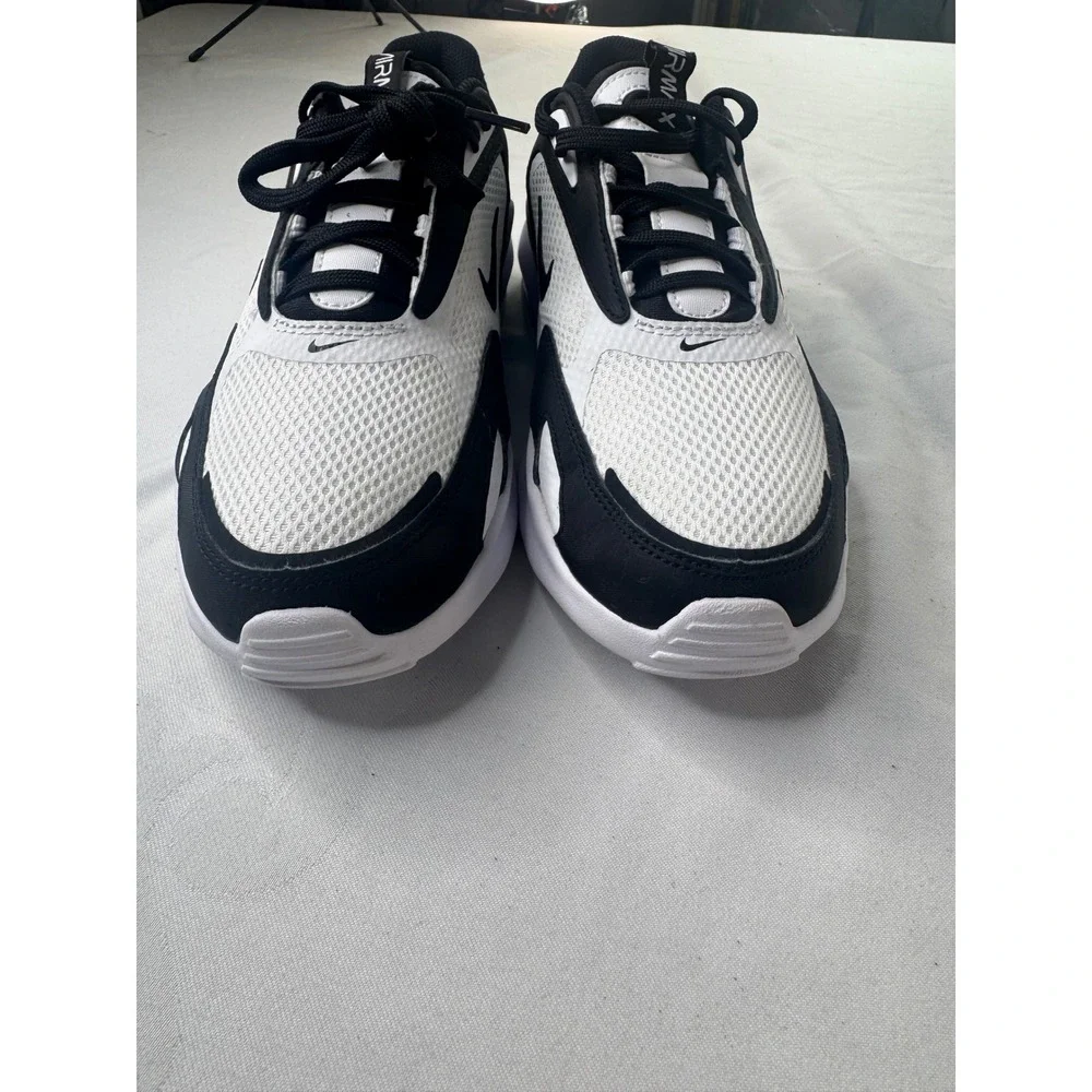 Nike‎ Air Max Bolt Women's  White Black Running Shoes CU4152-101 Size 10